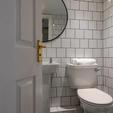 22 Ashville Avenue *